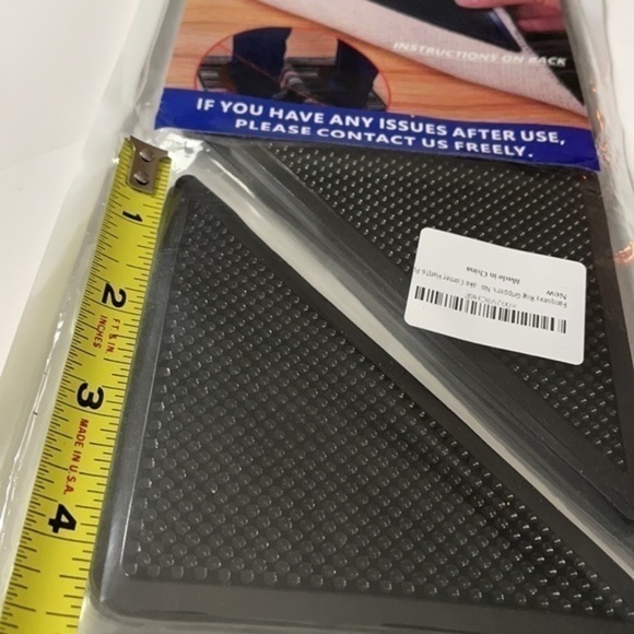 Fanquexy Anti Slip Black Triangle reusable washable Corner Fat Rug Grip set of 8 - Picture 3 of 6